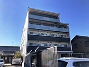 六地蔵駅より徒歩2分 築4年4ヶ月 5階建の賃貸物件