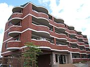 久津川駅より徒歩8分 築20年8ヶ月 4階建の賃貸物件