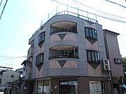 淀駅より徒歩2分 築28年10ヶ月 3階建の賃貸物件