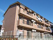久津川駅より徒歩6分 築26年7ヶ月 3階建の賃貸物件