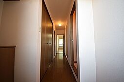 京王線 国領駅 徒歩7分の賃貸マンション 1階2DKのリビング/ダイニング