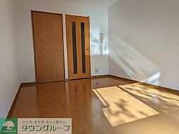 ドゥベルジュール 305 3階1Kのリビング/ダイニング