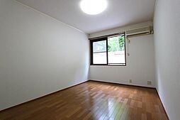 京王線 調布駅 徒歩4分の賃貸アパート 2階1Kのリビング/ダイニング