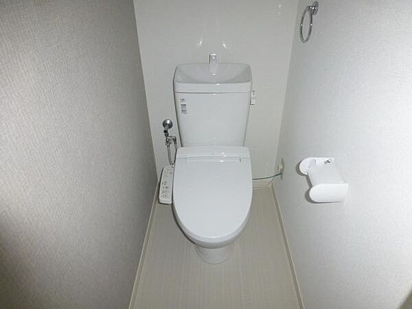 画像10:ゆったりとした空間のトイレです