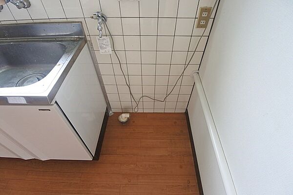 画像13:キッチン横にある洗濯機置場
