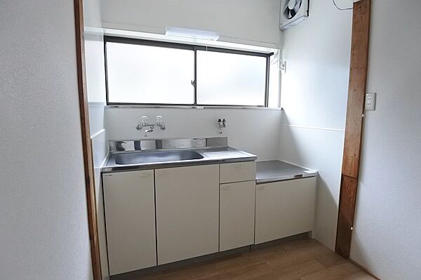 画像27:コンロ設置型キッチン