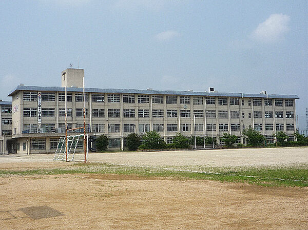 画像16:八幡市立男山中学校（939m）