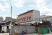 枚方市駅よりバス10分 徒歩2分 築35年4ヶ月 4階建の賃貸物件
