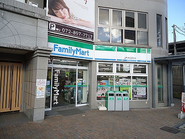 画像22:ファミリーマート JR津田駅前店（489m）