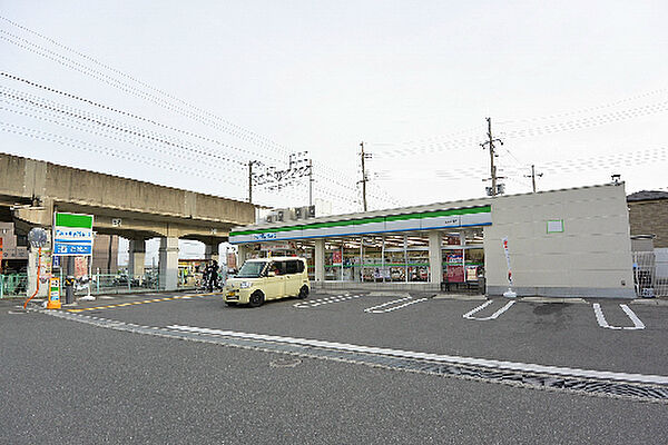 画像17:ファミリーマート 星田駅東店（585m）
