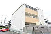 藤阪駅より徒歩10分 築2年 3階建の賃貸物件