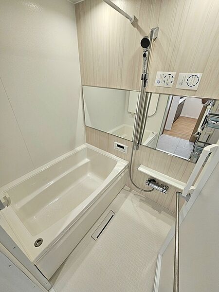 一日の疲れを癒すバスルームは高級感十分！