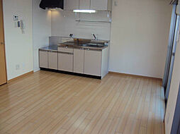 アプローズ 1階1LDKのリビング/ダイニング