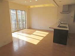 大江8丁目貸家 3SLDKのリビング/ダイニング