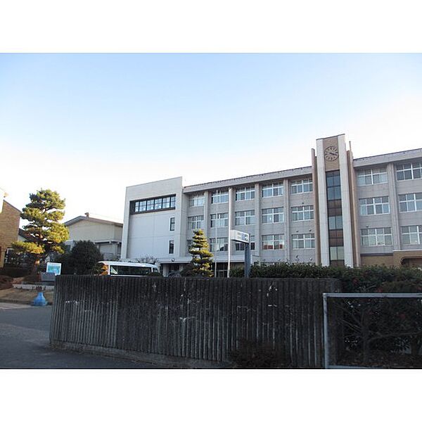 画像20:高校・高専「長野県飯田OIDE長姫高校まで1586ｍ」