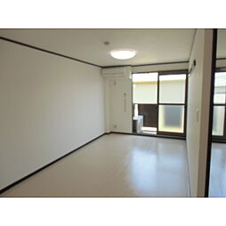 Surplus Threeキャッスルトマト 2階2LDKのリビング/ダイニング