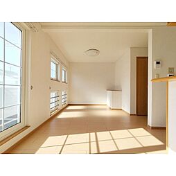 バードランド　Ｃ 2階1LDKのリビング/ダイニング