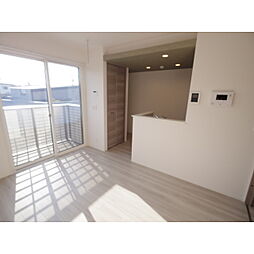 トリシア稲葉 2階1LDKのリビング/ダイニング