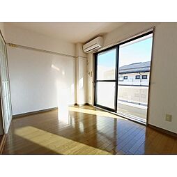 ハイカムール岡田　B棟 2階3DKのリビング/ダイニング