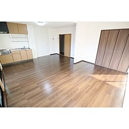 ロイヤル・ウイング　Ｂ棟 1階1LDKのリビング/ダイニング