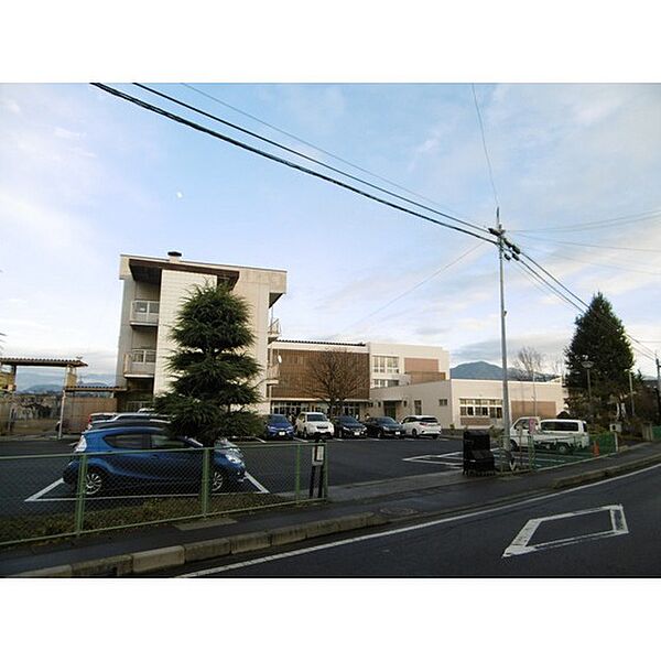 画像19:小学校「青木島小学校まで640ｍ」