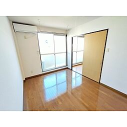 サープラス21 1階2DKのリビング/ダイニング