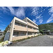 戸倉駅より徒歩10分 築31年7ヶ月 3階建の賃貸物件