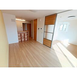 ラ・シャストIII 3階2LDKのリビング/ダイニング