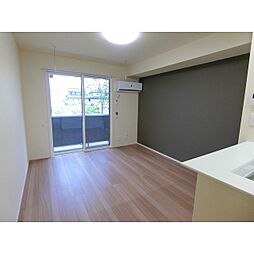 ヘシレ中御所 2階1LDKのリビング/ダイニング