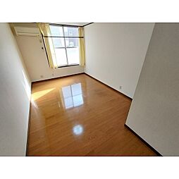 ファミーユ石堂 1階1DKのリビング/ダイニング