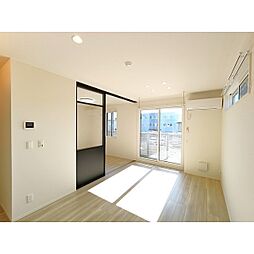 ＴＨＲＥＥ 2階1LDKのリビング/ダイニング