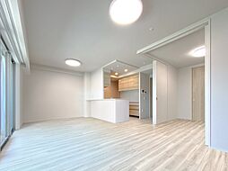 プラウドシティ大津京 3LDKのリビング/ダイニング