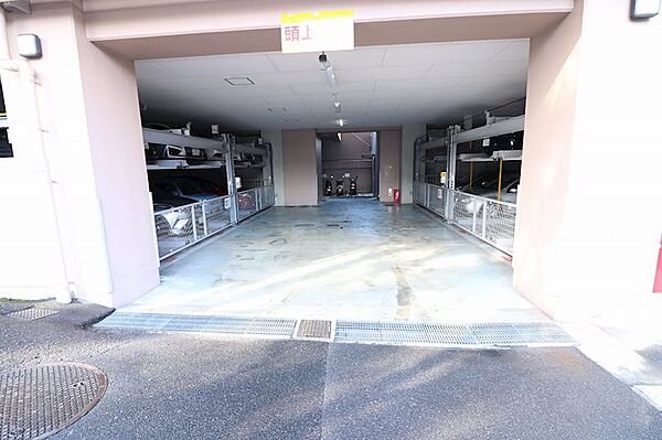 敷地内駐車場。