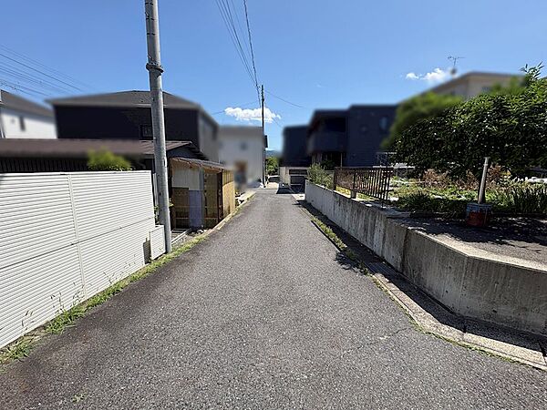 南東側道路（幅員約3.6m（建築基準法上の道路ではありません）