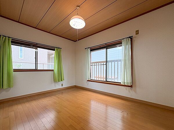 2階洋室6帖