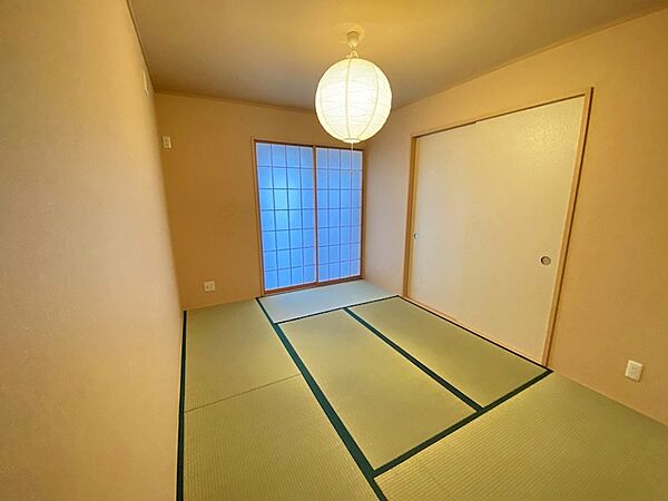1階和室6帖：タタミ表替え、障子張替え済