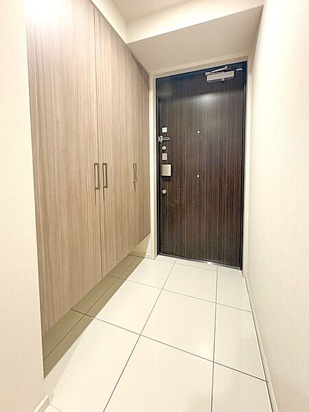 たっぷり収納の玄関です
