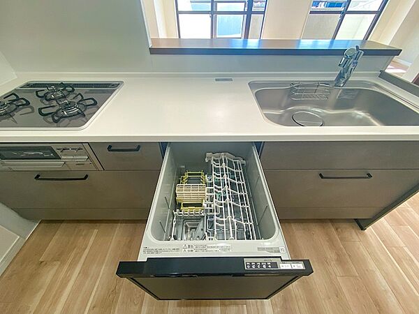 食器洗浄乾燥機付のため、お片付けの時間の短縮になりますね。