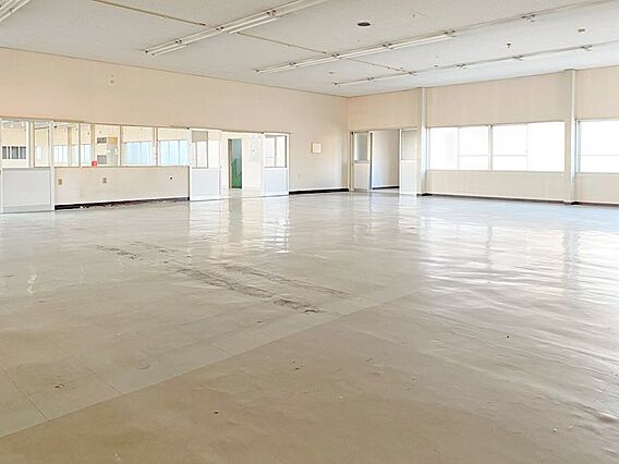 建物（1）中部...