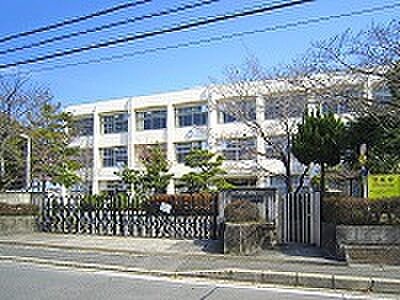 栗東市立治田西小学校（290m）