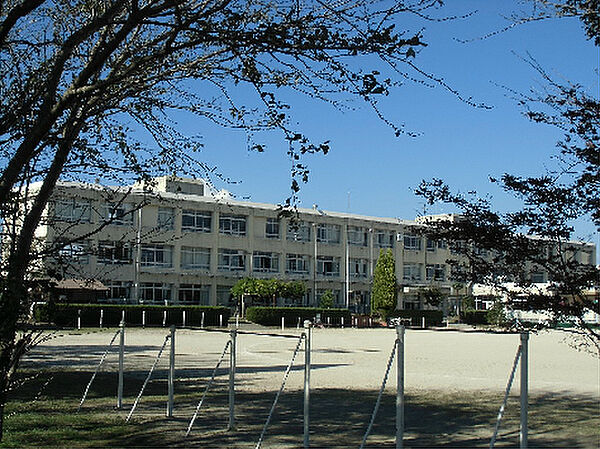 岡山小学校（1800m）