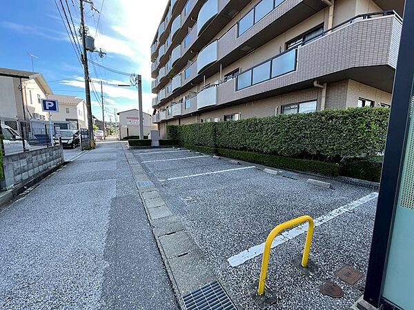 敷地内駐車場あり。
