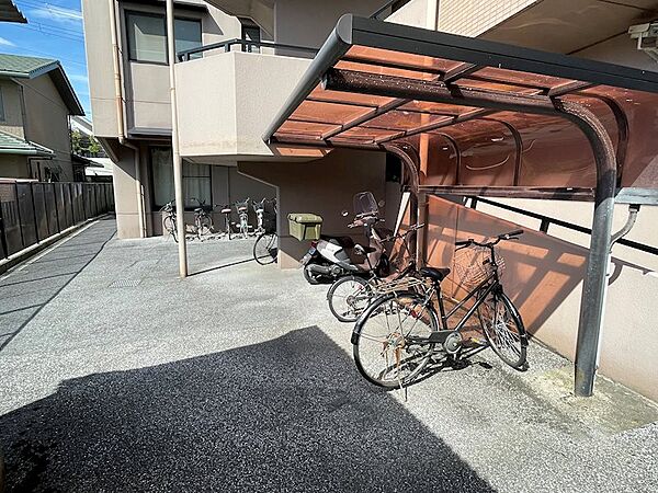 駐輪場あり。