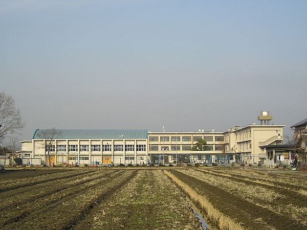 彦根市立稲枝東小学校（650m）