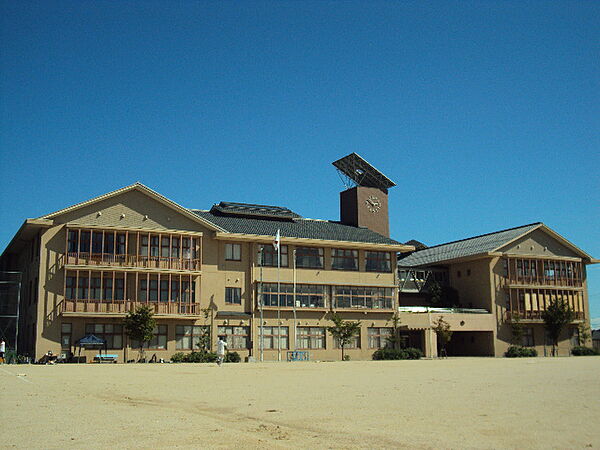 彦根市立旭森小学校（1420m）