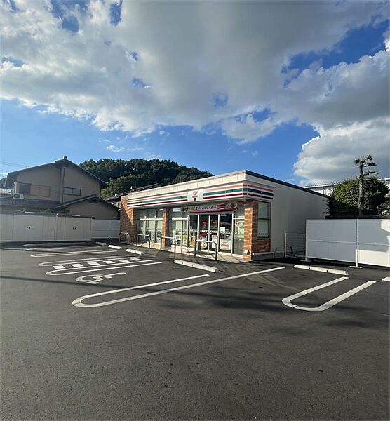 セブンイレブン 彦根岡町店（784m）