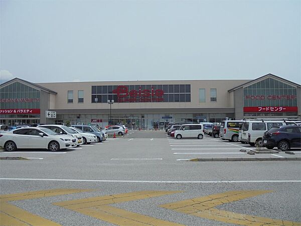 Beisia（ベイシア） 彦根店（1600m）