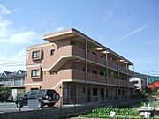 日南駅よりバス3分 徒歩1分 築20年8ヶ月 3階建の賃貸物件