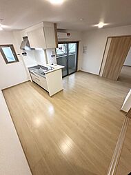 ユーミー高洲 201 1階2LDKのリビング/ダイニング