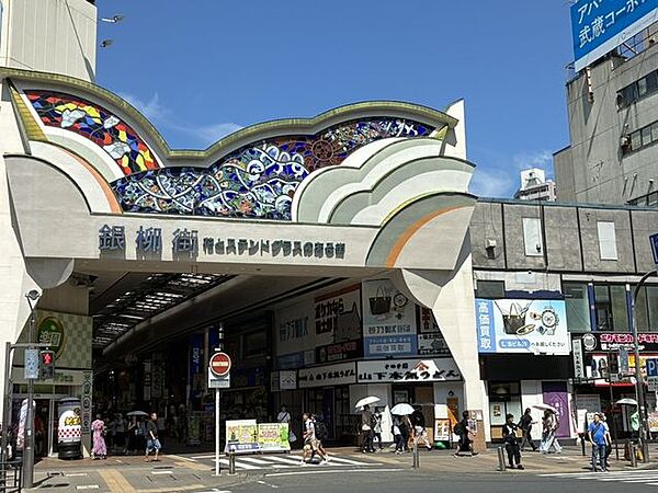 銀柳街 新川通りと市役所通りを結んでいるアーケード商店街 1040m